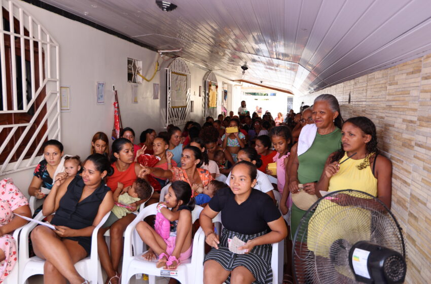  Celebrando o Amor Materno: Um Dia das Mães Inesquecível nos CRAS Edna Alair Lemos e Silva e 12 de Outubro